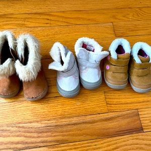 Bundle of girls toddler winter boots (size 3)